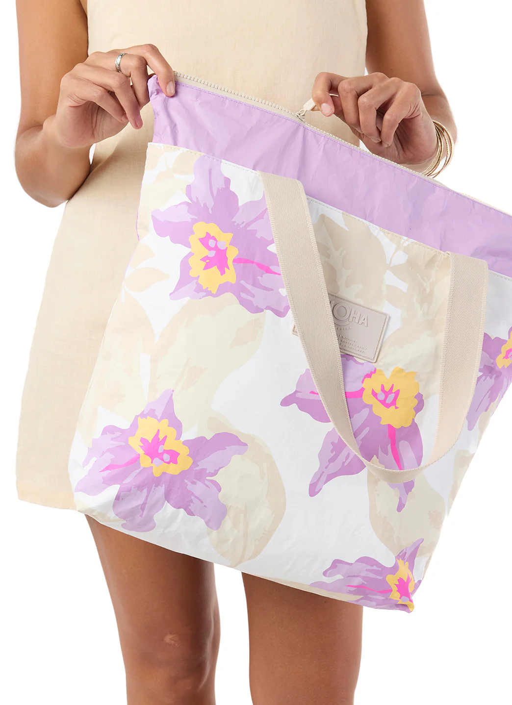 ALOHA Makana Day Tripper Beach Tote - Image 6