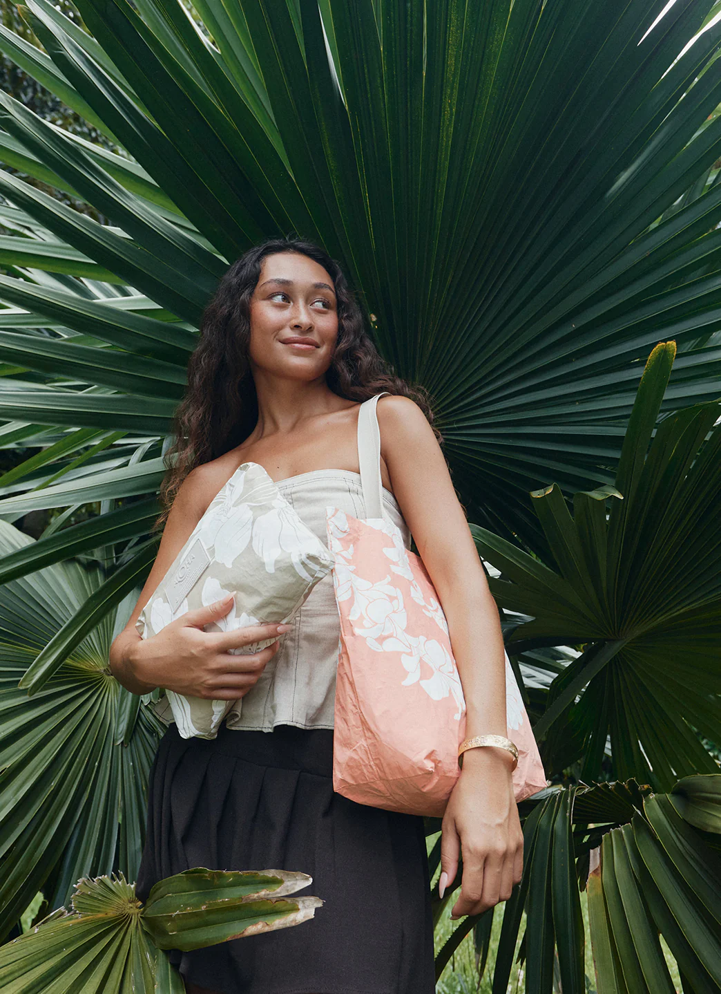 ALOHA Plumeria Lei Day Tripper Beach Tote - Image 7