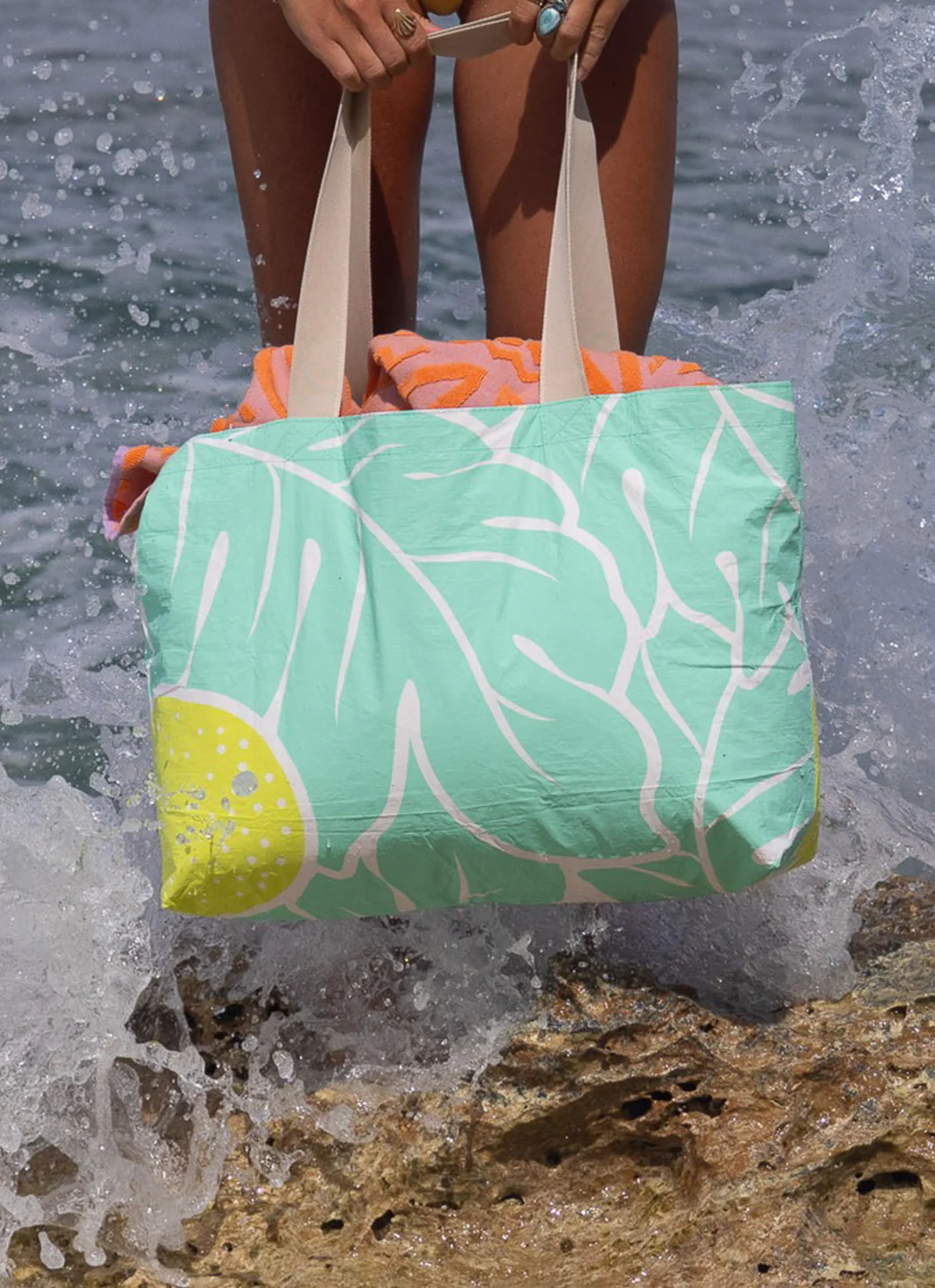 ALOHA Ulu Nui Holo Holo Reversible Beach Tote - Image 8