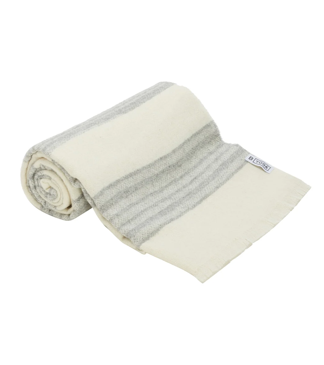 B Yoga The Alpaca Throw Blanket - Image 7