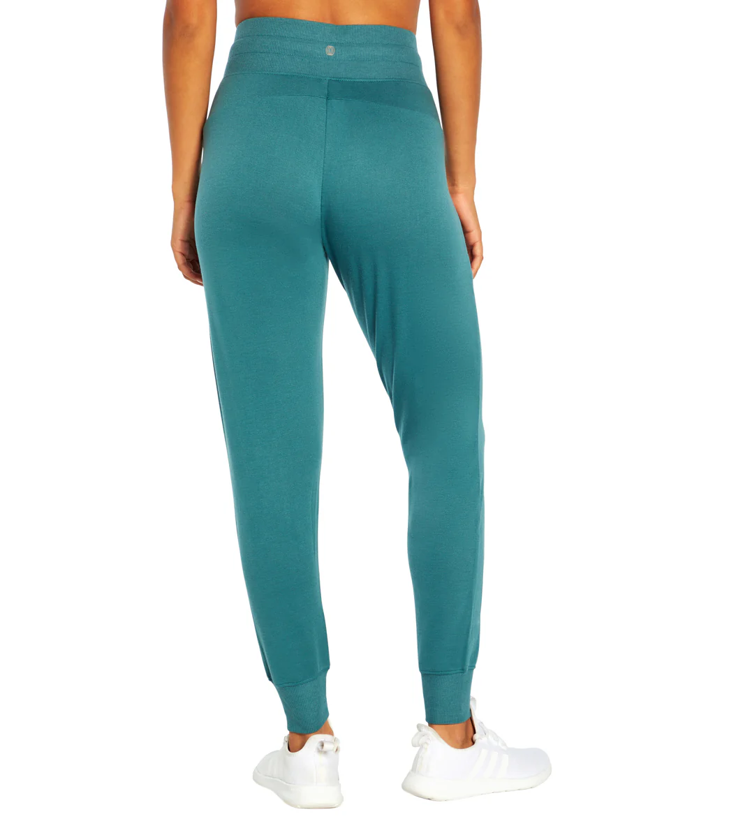 Balance Collection Amy Jogger - Image 3