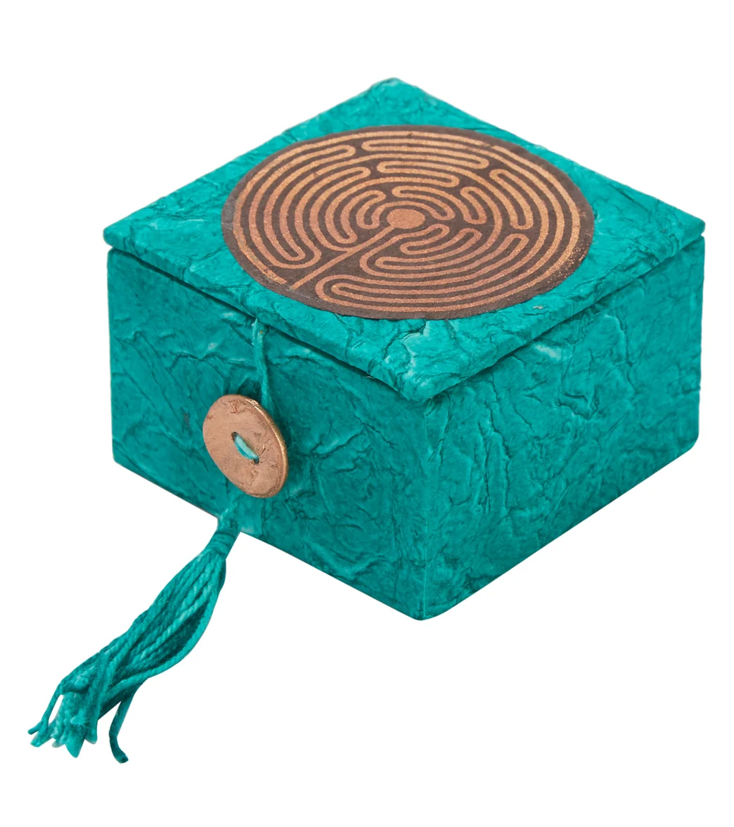 dZi Mini Meditation Bowl Box: 2'' Garden Labyrinth - Image 2