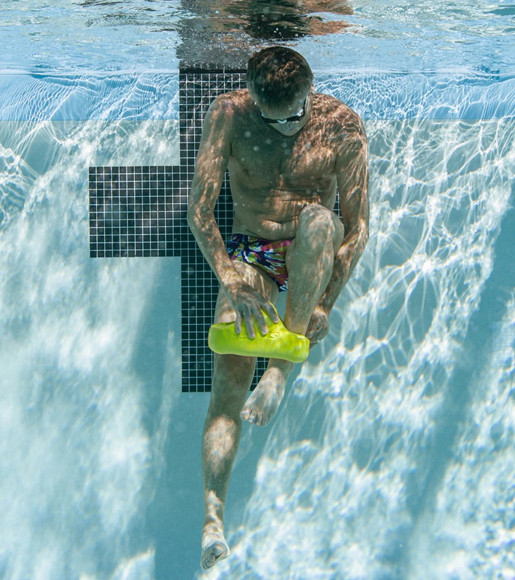 FINIS Hydrodynamic Ankle Pull Buoy - Image 8