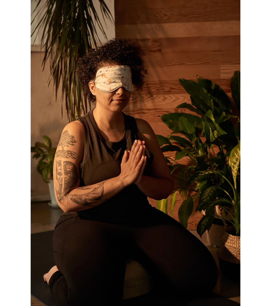 Halfmoon Silk Eye Mask - Image 4