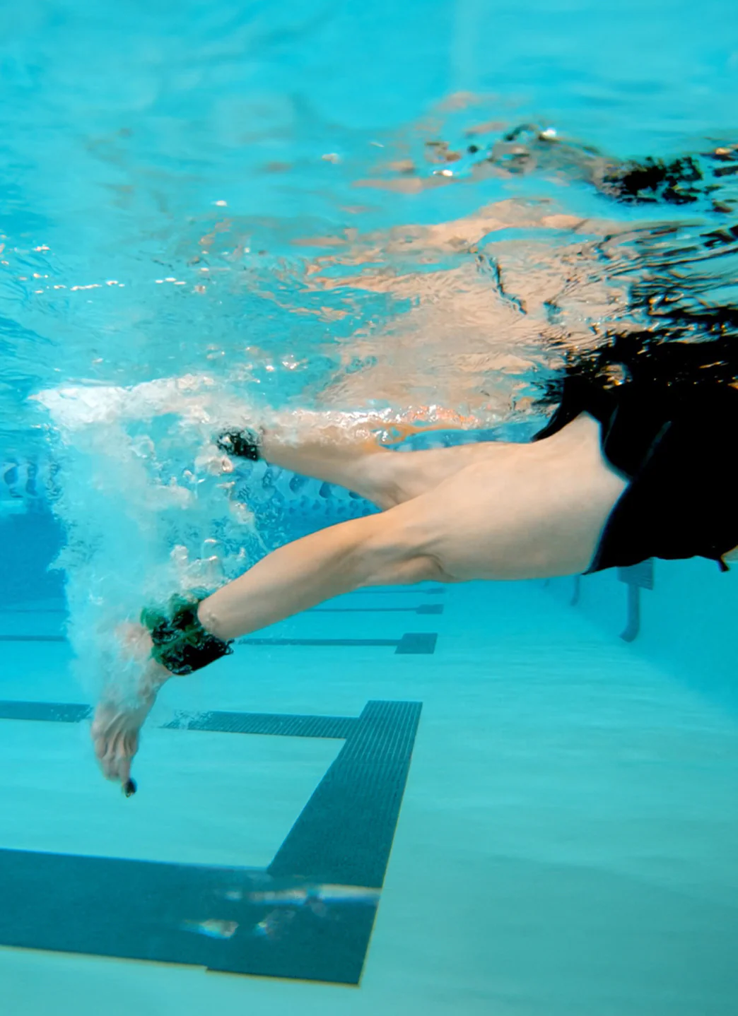 Hydrorevolution Aqualogix LOW Resistance Fin/Cuff - Image 7