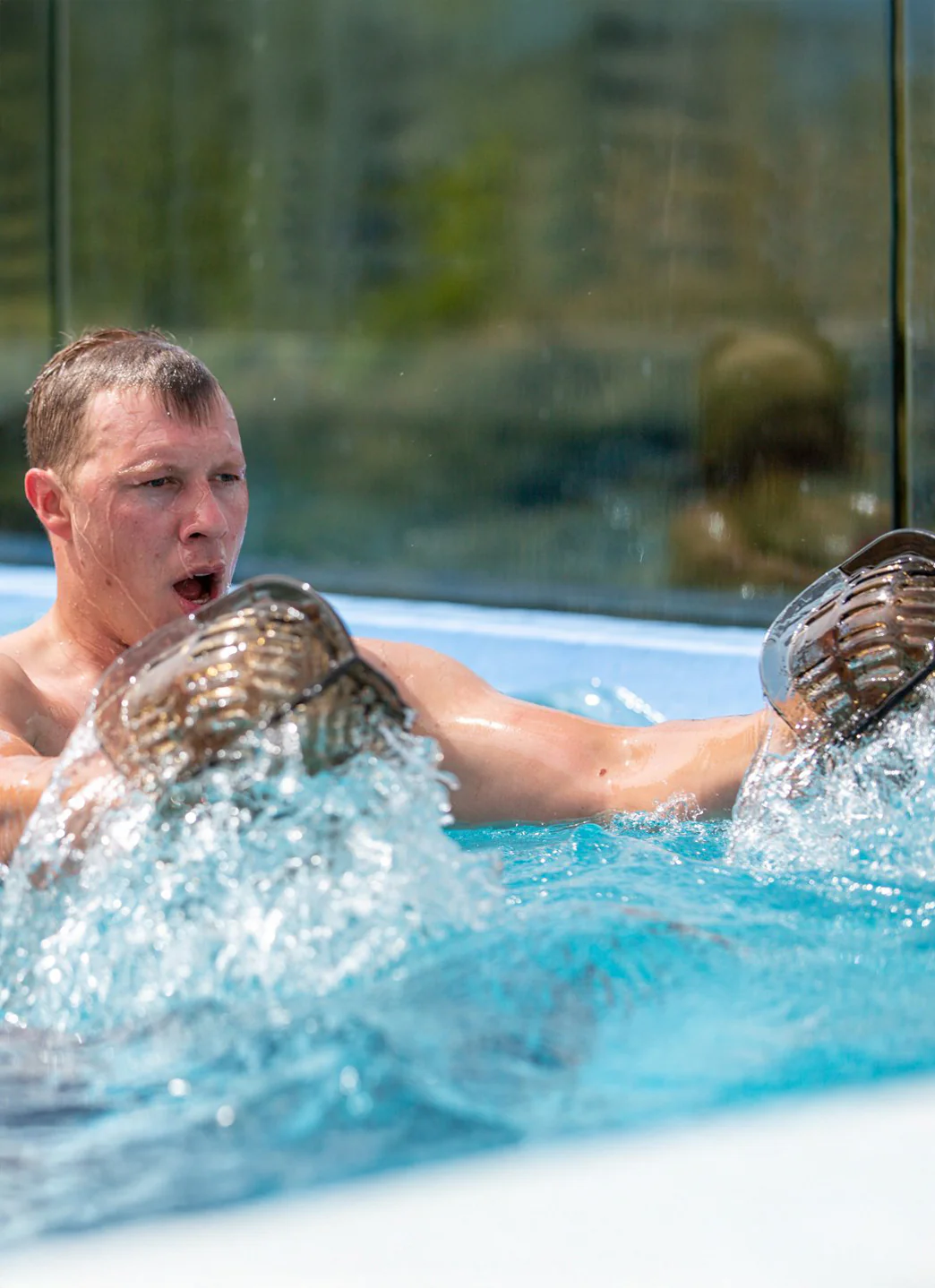 Hydrorevolution Aqualogix MEDIUM Resistance Bell - Image 5