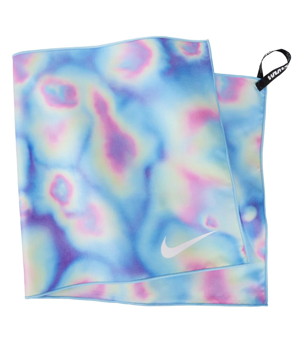 Nike Quick-Dry Swim Towel - Image 18
