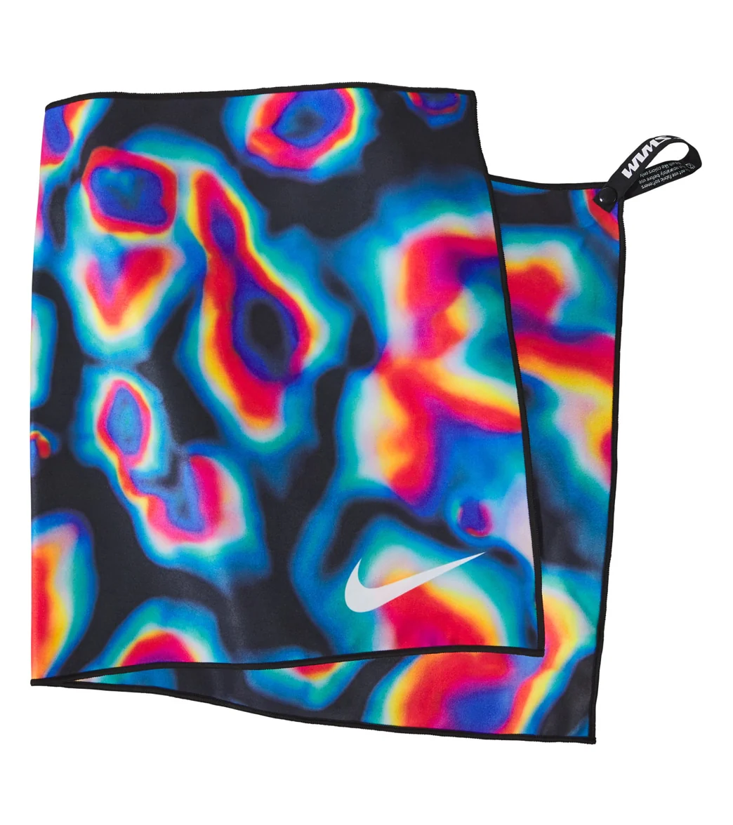Nike Quick-Dry Swim Towel - Image 21