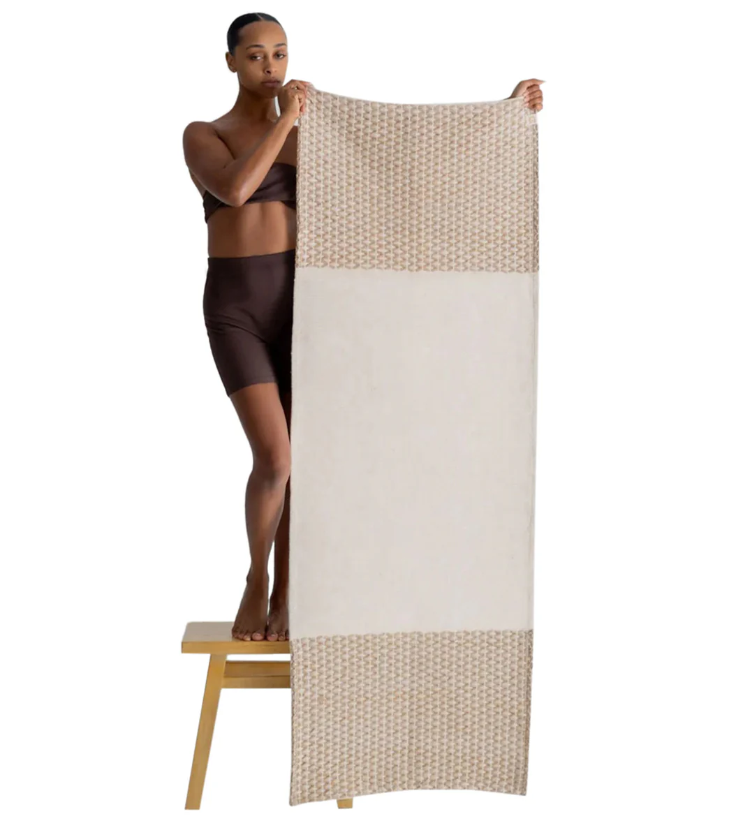 Oko Living Organic Cotton Diamond Yoga Rug - Image 3