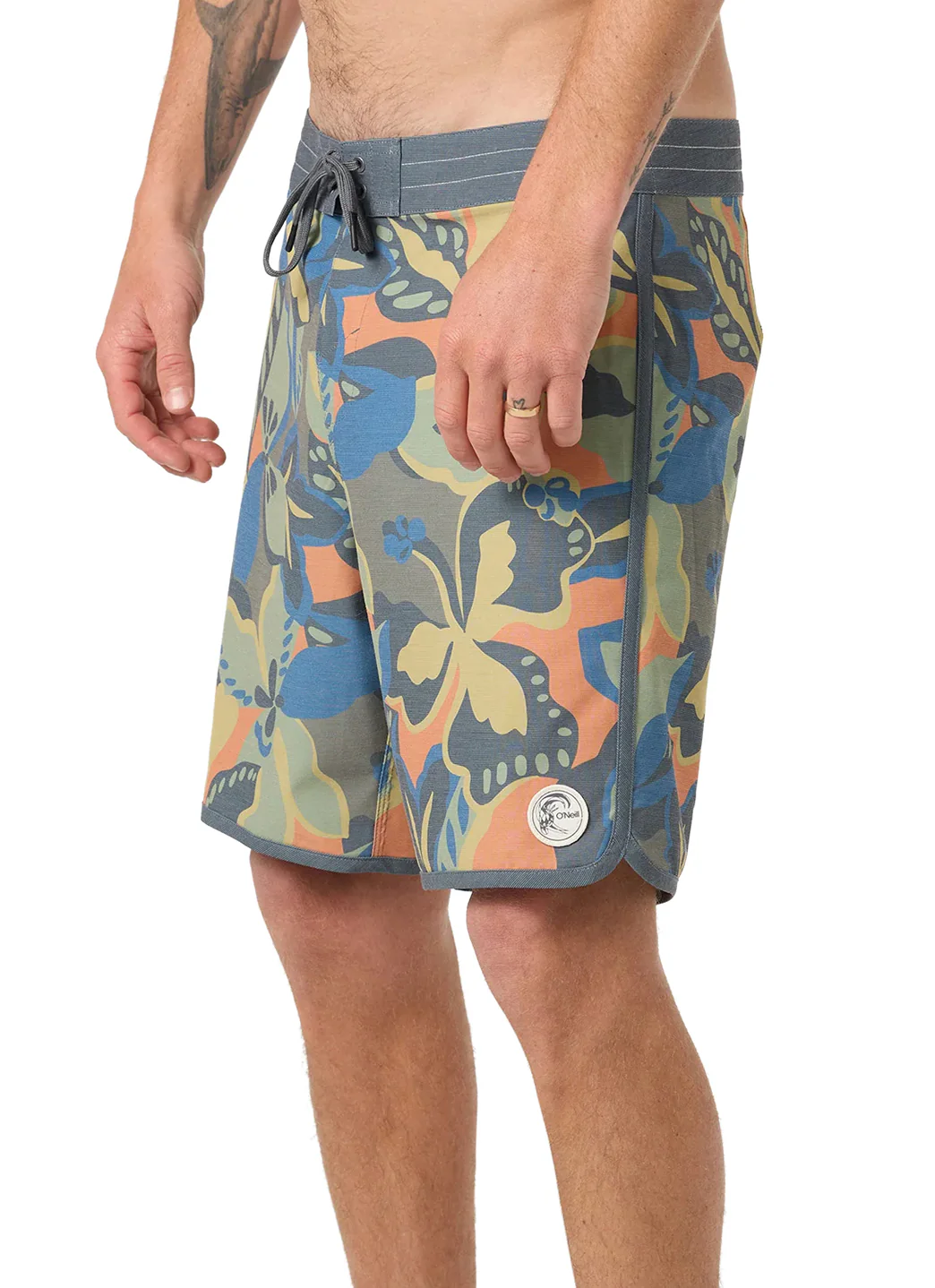 O'Neill Men's 18" OG Print Scallop Board Shorts - Image 4