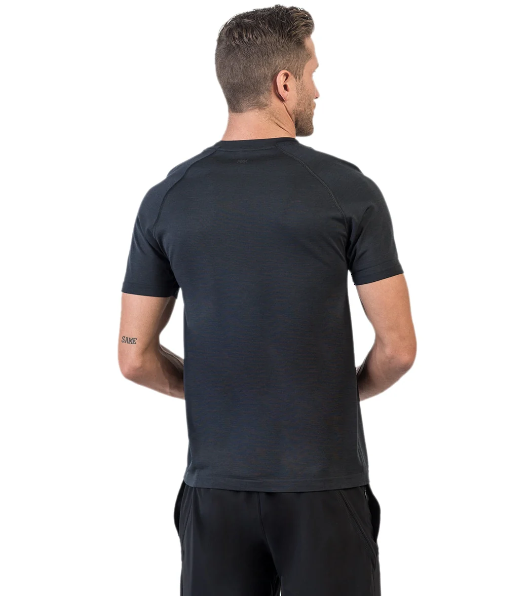 Rhone Men's Reign Tech Short Sleeve Shirt - Image 7