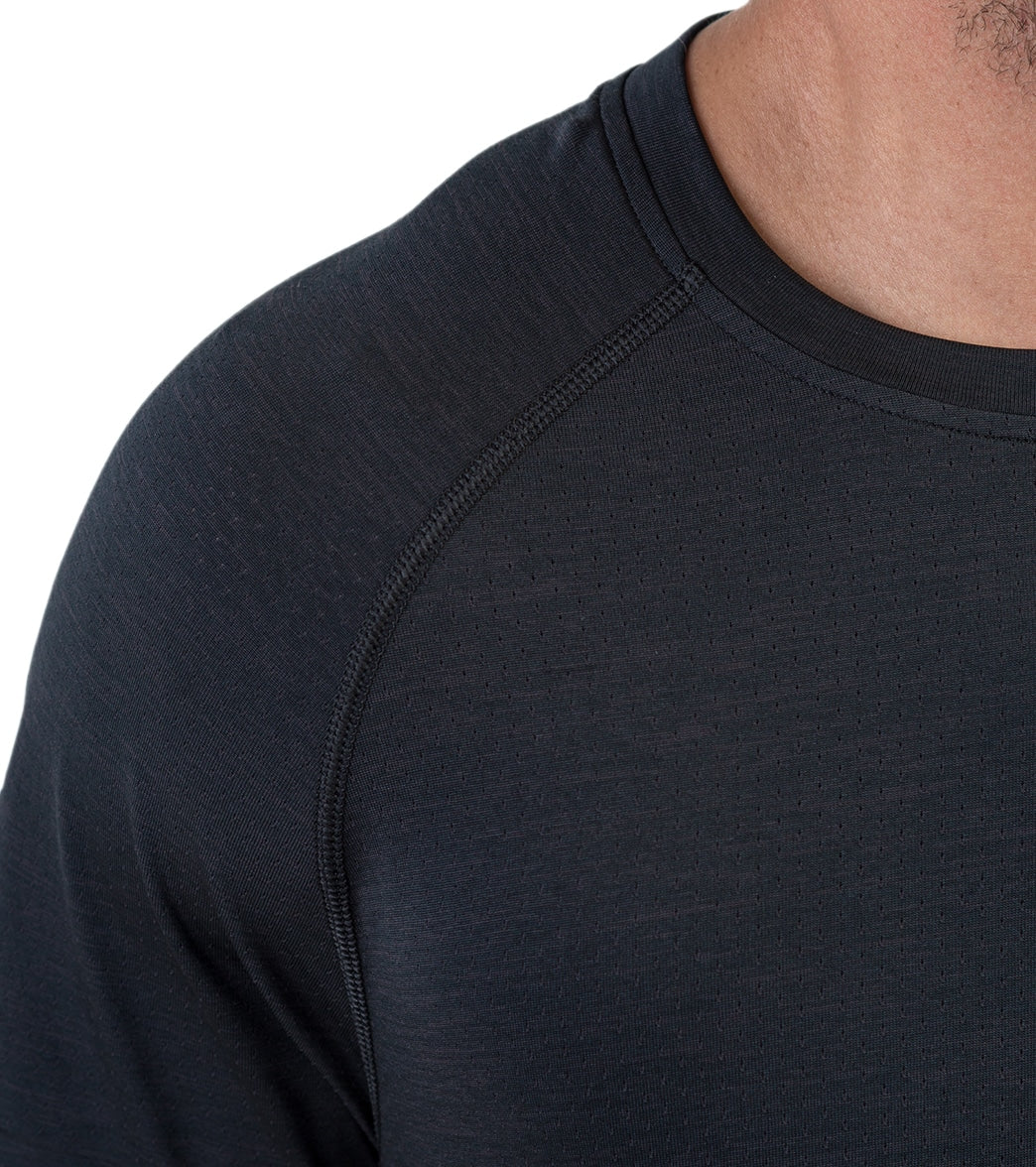 Rhone Men's Reign Tech Short Sleeve Shirt - Image 8