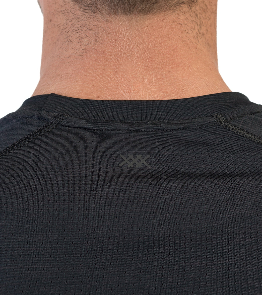 Rhone Men's Reign Tech Short Sleeve Shirt - Image 9