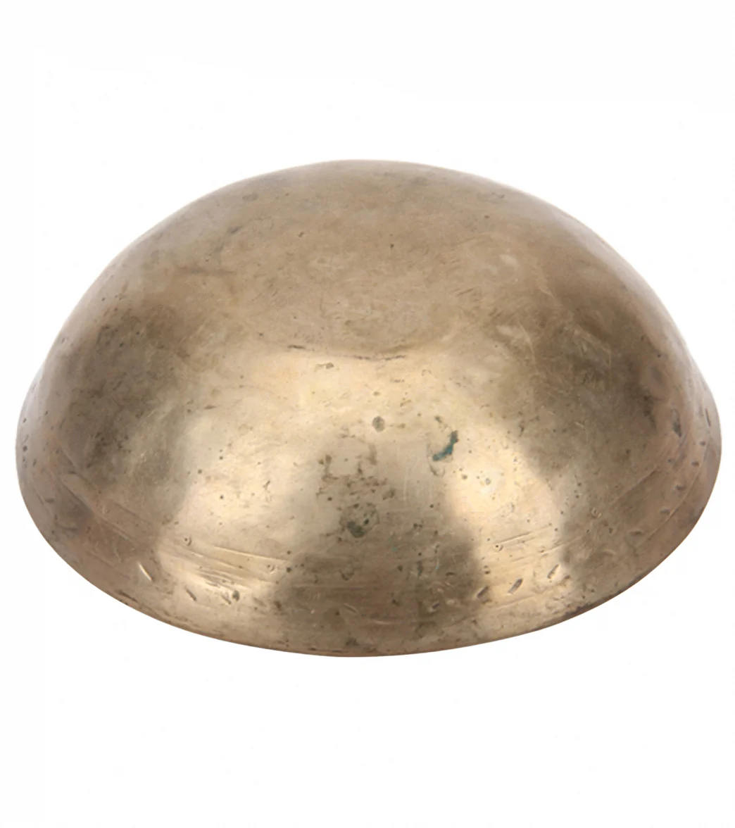Sacred Space Antique D Chakra Tibetan Singing Bowl 5.5" - Image 3