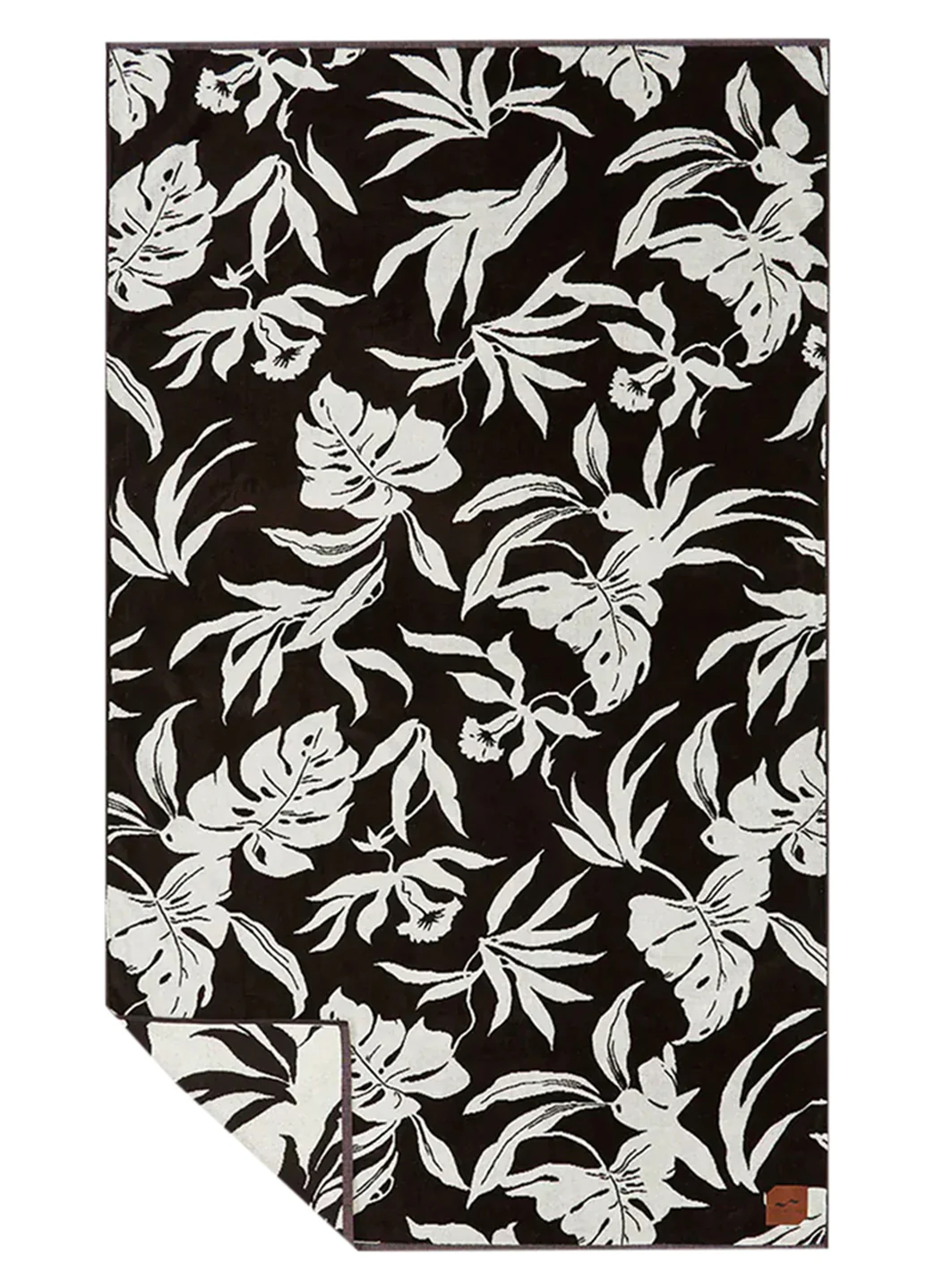 Slowtide Hauke Oversized Beach Towel - Image 3