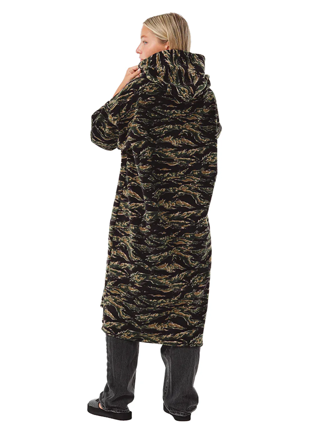 Slowtide Major Everyday Chilling Fleece Poncho - Image 3