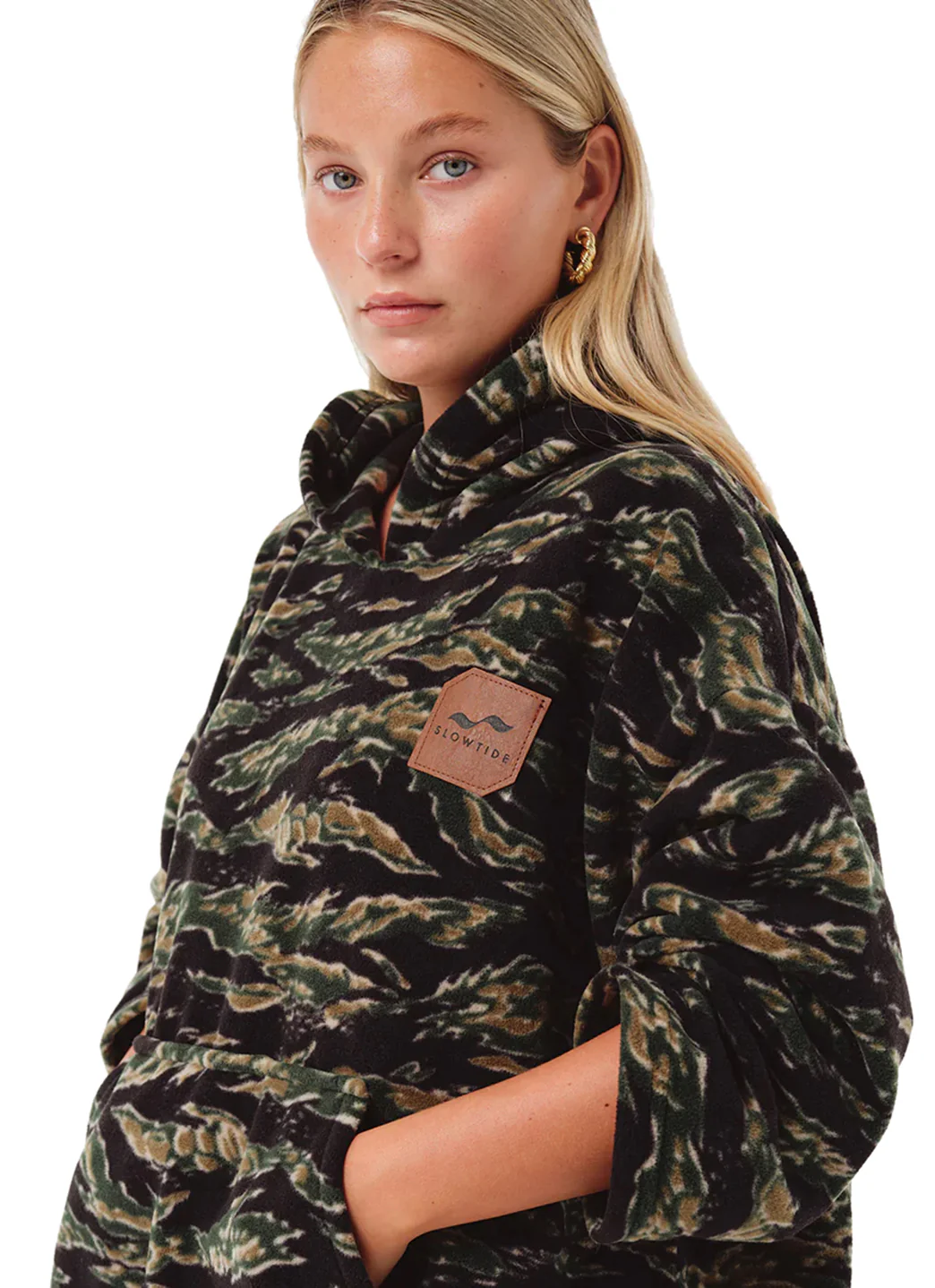 Slowtide Major Everyday Chilling Fleece Poncho - Image 4