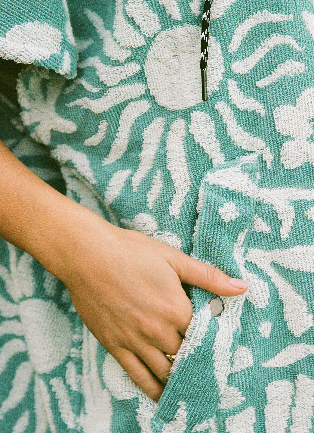 Slowtide Sunny Extra-Warm Changing Poncho - Image 11
