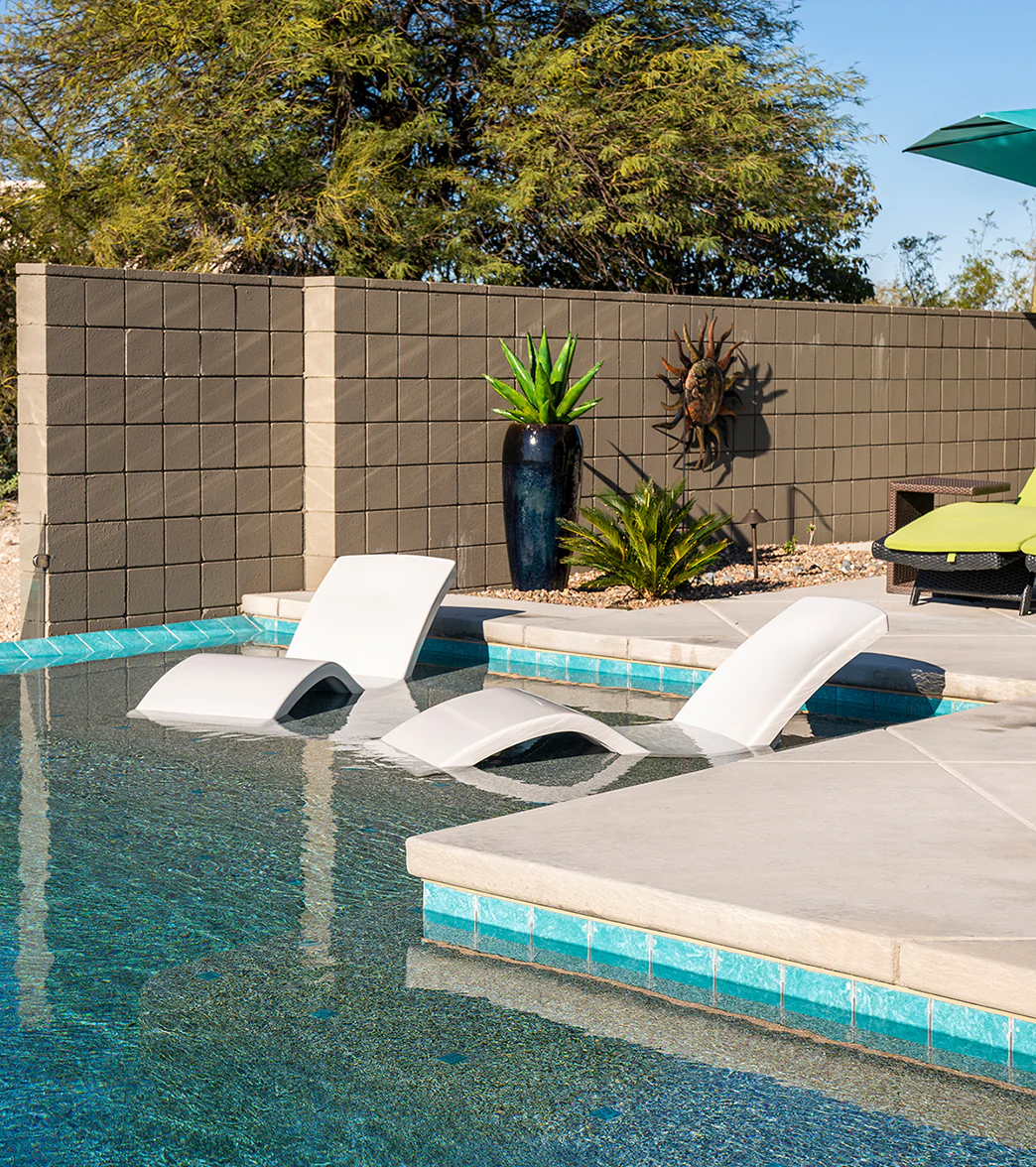 SR Smith Destination Lounger - Image 2