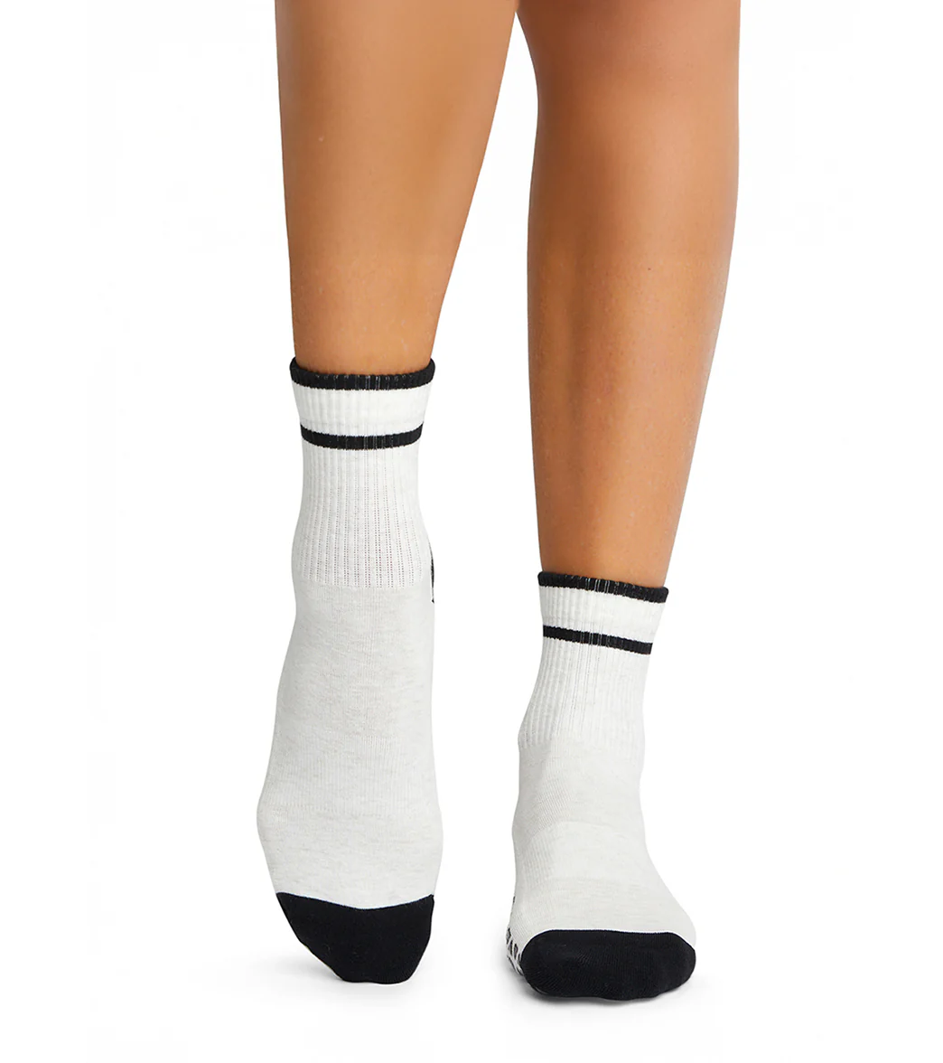 Tavi Aria Yoga Grip Socks - Image 21