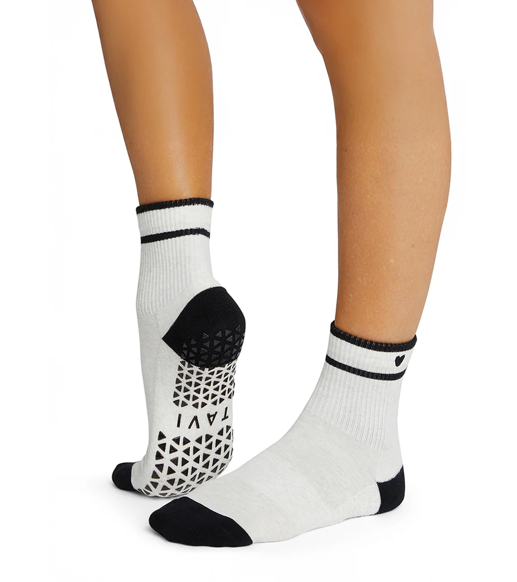 Tavi Aria Yoga Grip Socks - Image 27