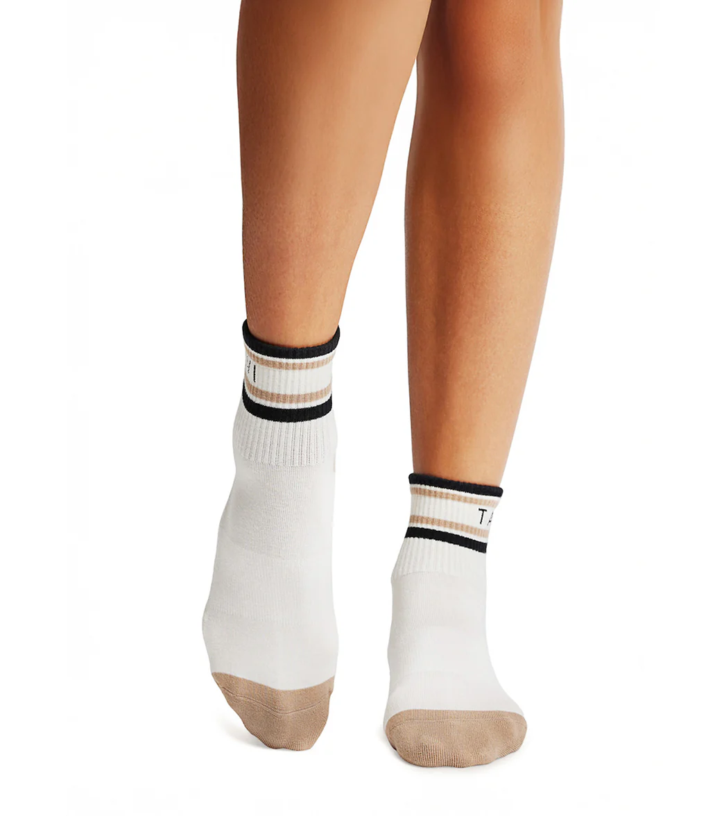 Tavi Aria Yoga Grip Socks - Image 41