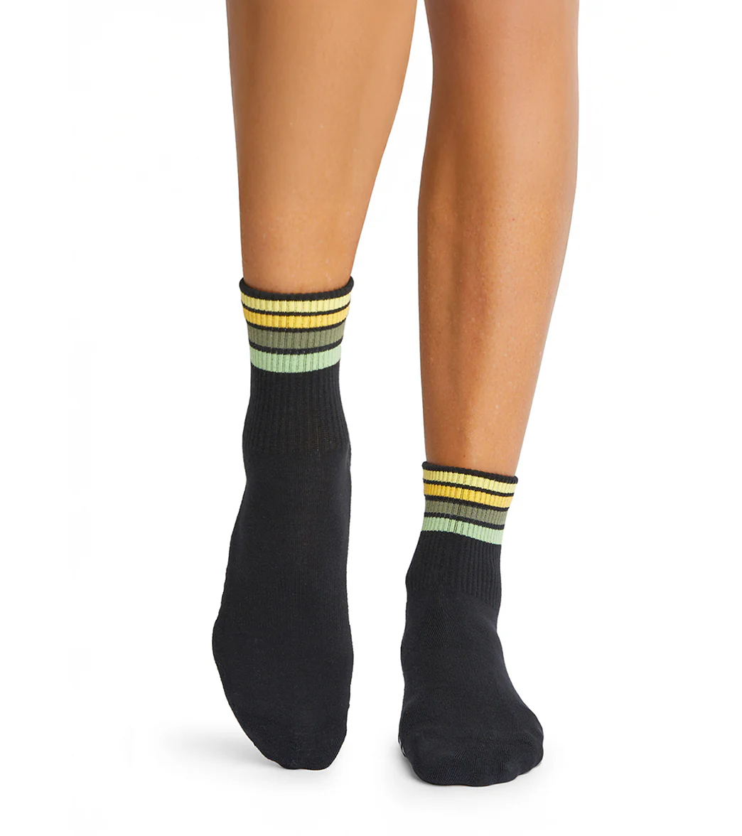 Tavi Aria Yoga Grip Socks - Image 45
