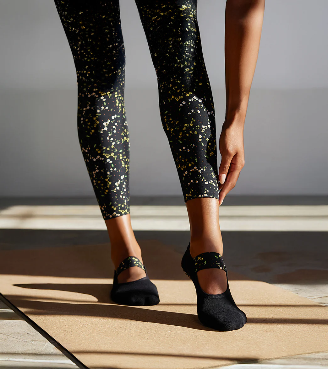 Tavi Lola Yoga Grip Socks - Image 4