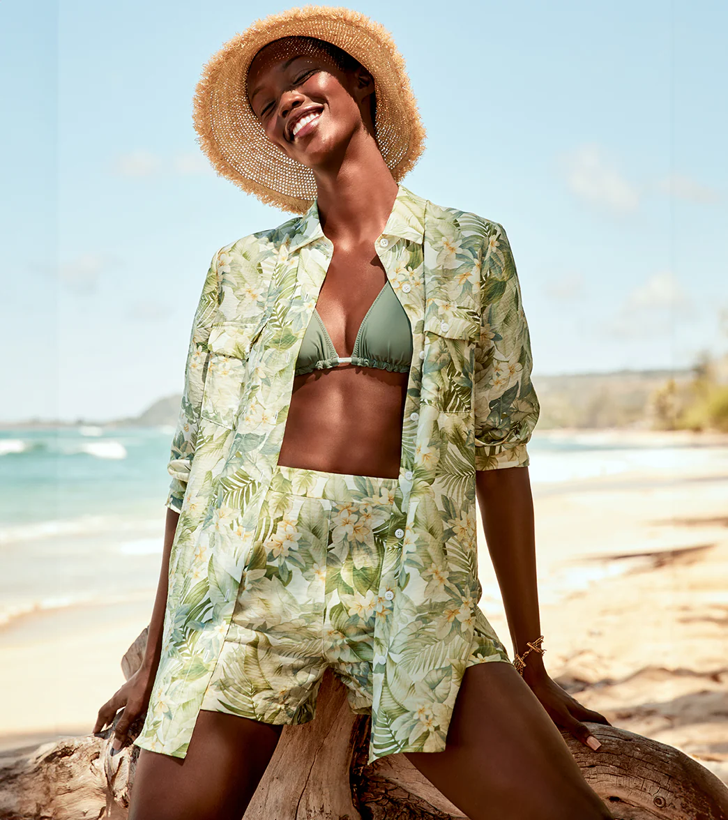 Tommy Bahama Women's Paradise Fronds Boyfriend Cover Up Shirt - Image 5
