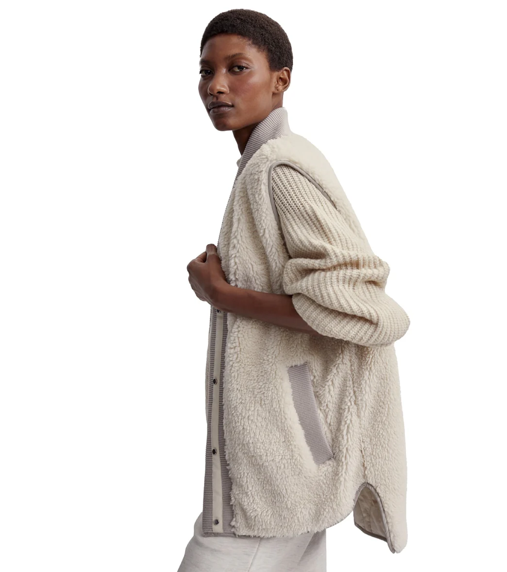 Varley Covey Reversible Quilt Gilet - Image 10