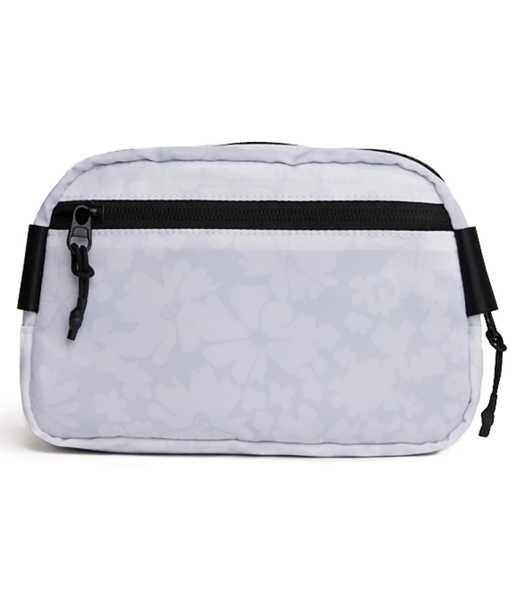 Vooray Quinn Belt Bag - Image 13