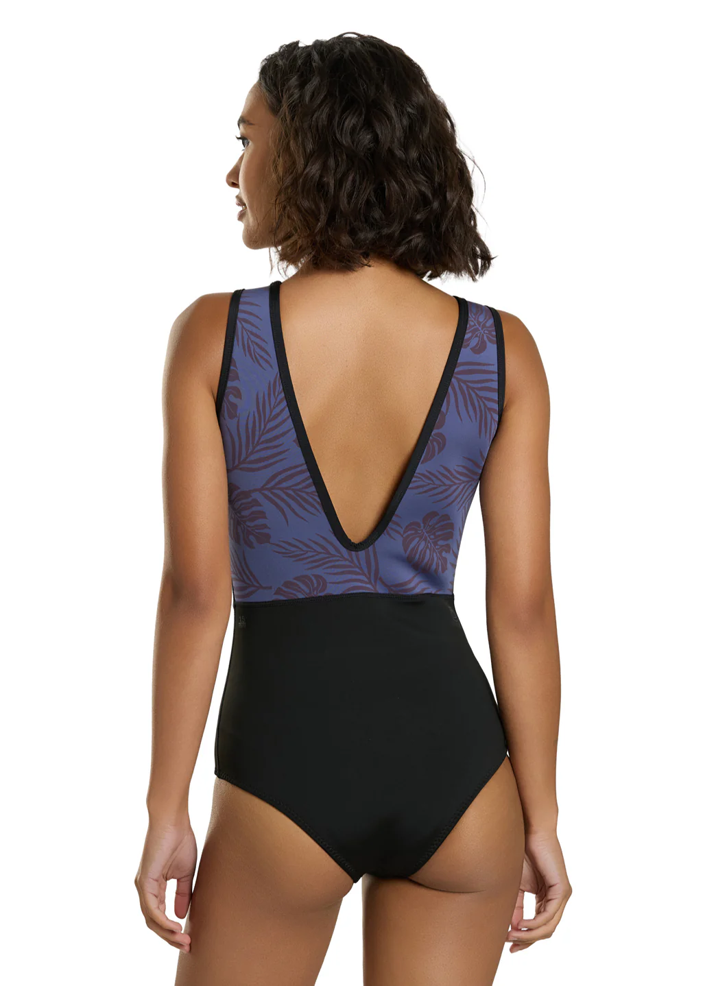 Xcel Women's 1.5mm Axis V-Back Cheeky Cut Short Jane Spring Wetsuit - Image 4