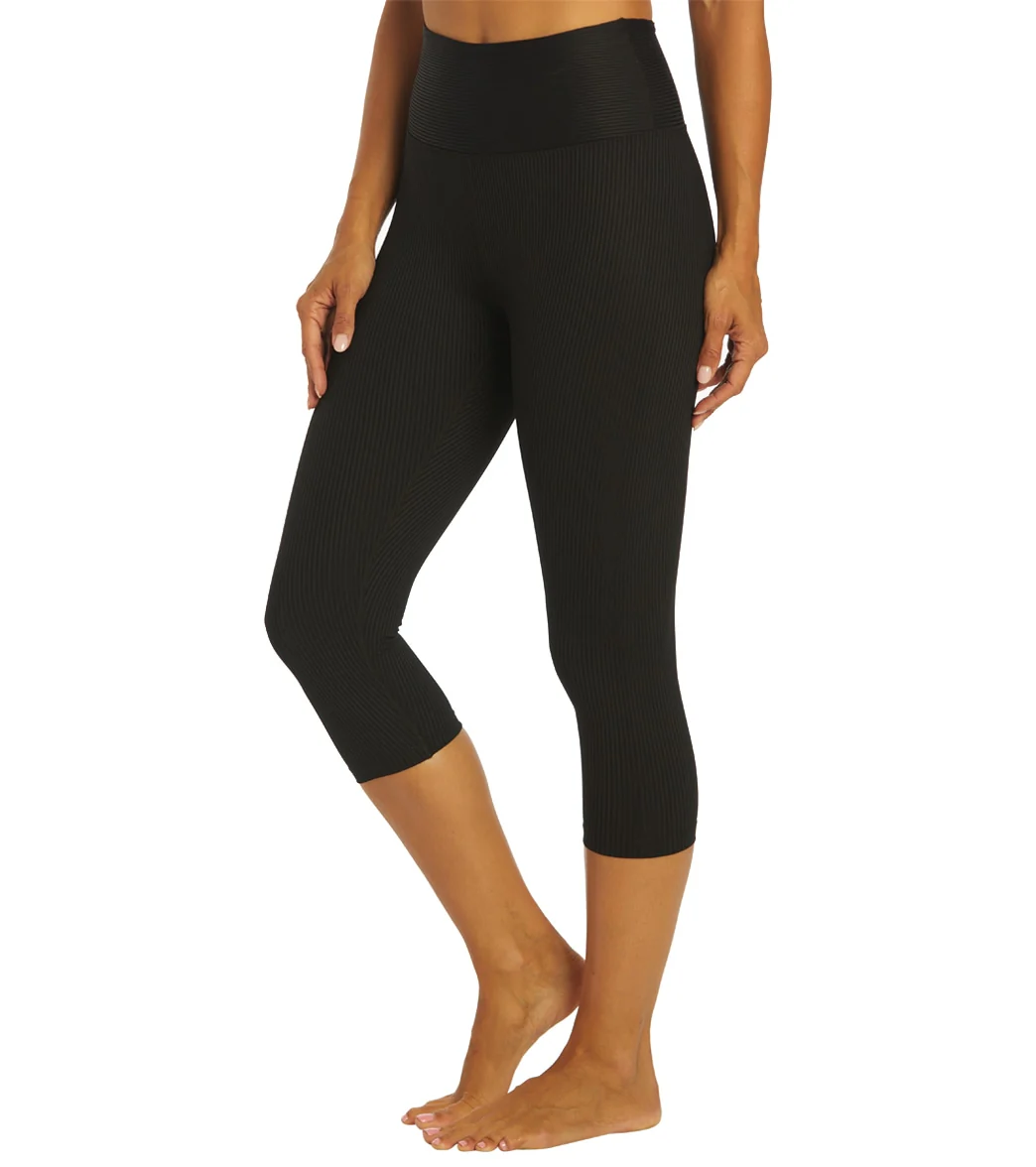 Year of Ours Ribbed Capri Leggings - Image 10