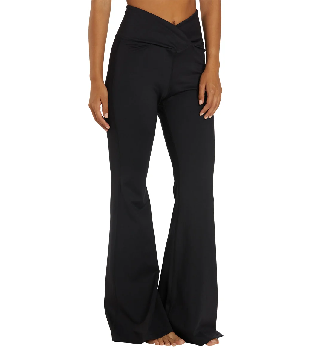 Year of Ours Veronica Flare Legging - Image 9